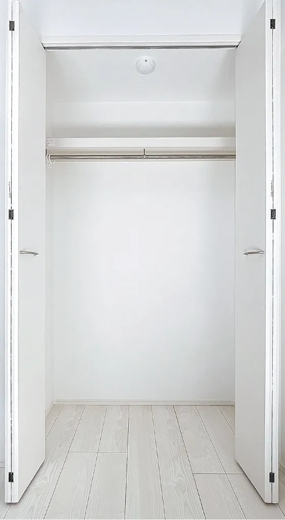 クローゼット(枕棚+ハンガーパイプ付き)